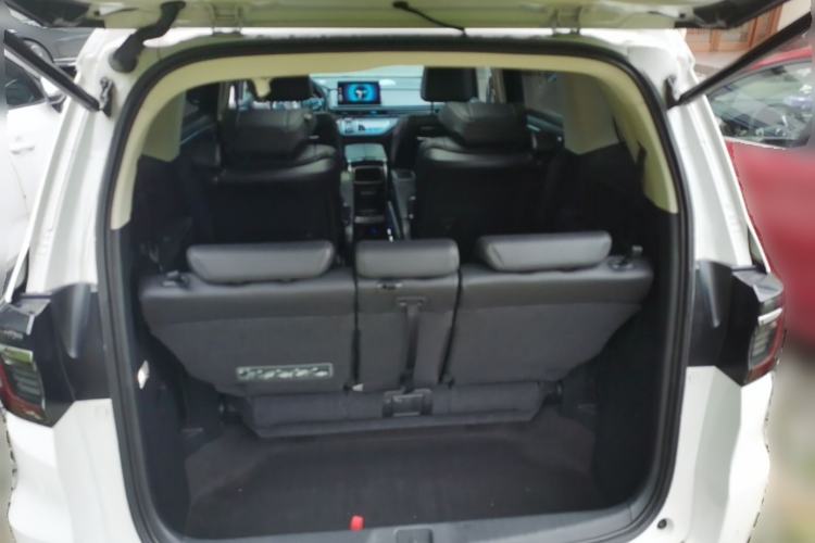 Used Honda Elysion 2022 2.0L eHEV Luxury Edition Trunk