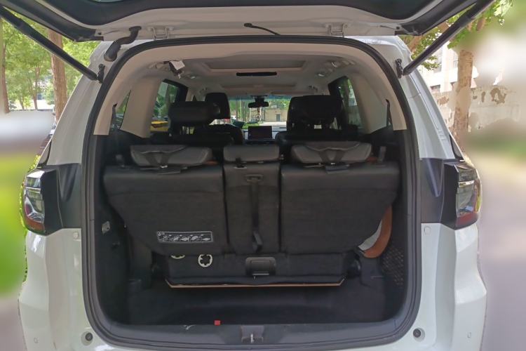 Used Honda Elysion 2022 2.0L eHEV Luxury First Edition Trunk