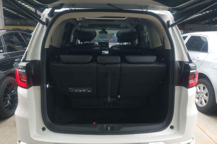 Used Honda Elysion 2022 2.0L eHEV Luxury Edition Trunk