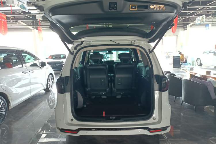 Used Honda Elysion 2022 2.0L eHEV Prestige Edition Trunk