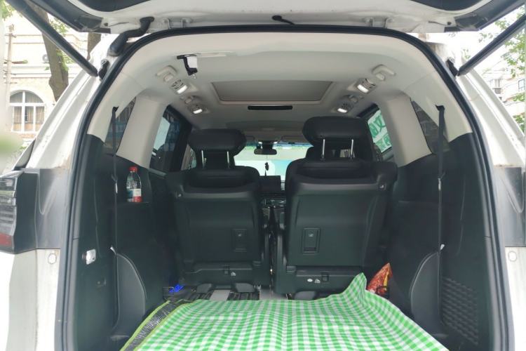 Used Honda Elysion 2022 2.0L eHEV Luxury First Edition Trunk