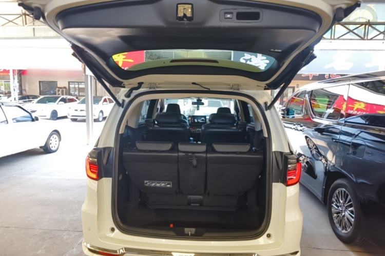 Used Honda Elysion 2022 2.0L eHEV Luxury First Edition Trunk