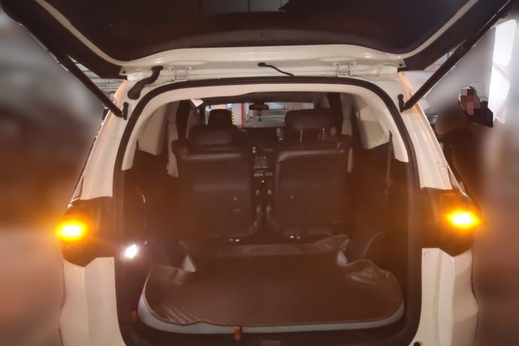 Used Honda Elysion 2022 2.0L eHEV Luxury Edition Trunk