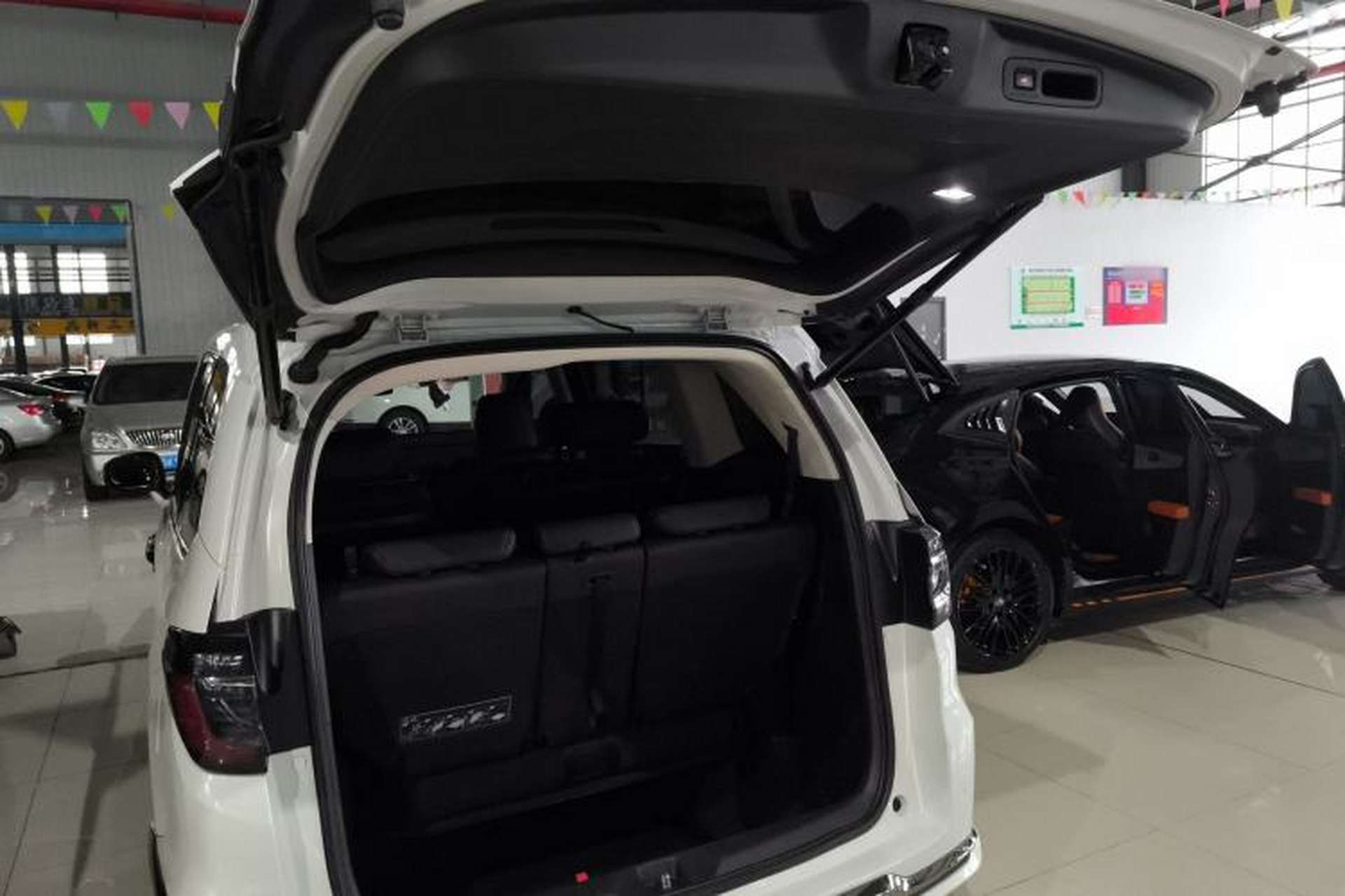 Used Honda Elysion 2022 2.0L eHEV Prestige Edition Trunk