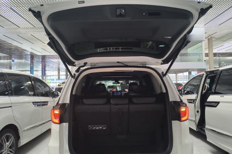 Used Honda Elysion 2022 2.0L eHEV Luxury Edition Trunk