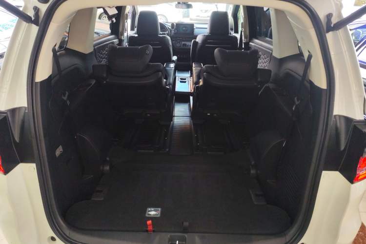Used Honda Elysion 2022 2.0L eHEV Luxury First Edition Trunk