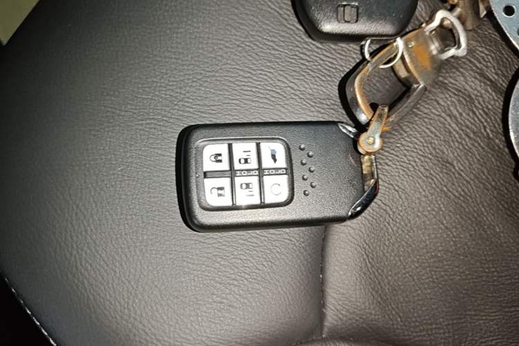 Used Honda Elysion 2022 2.0L eHEV Luxury Edition Vehicle Key
