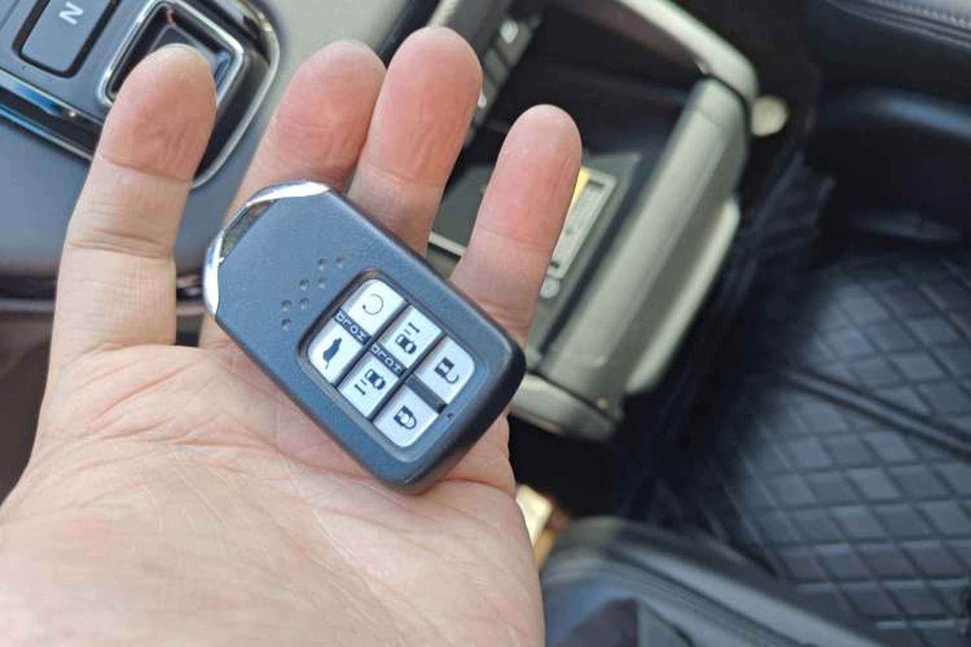 Used Honda Elysion 2022 2.0L eHEV Luxury First Edition Vehicle Key