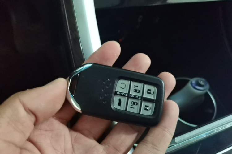 Used Honda Elysion 2022 2.0L eHEV Luxury Edition Vehicle Key