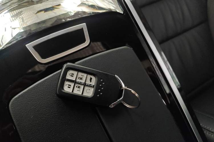 Used Honda Elysion 2022 2.0L eHEV Luxury Edition Vehicle Key