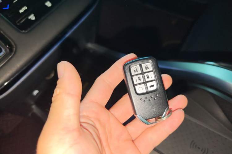 Used Honda Elysion 2022 2.0L eHEV Luxury First Edition Vehicle Key