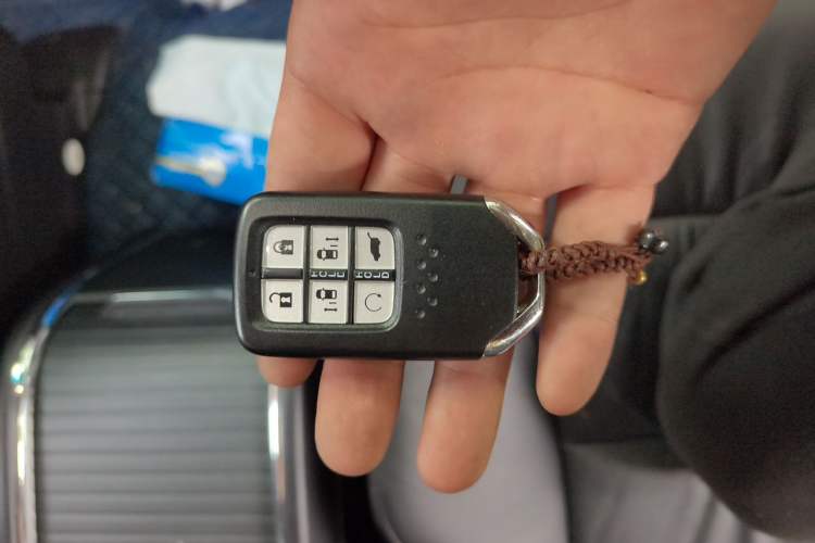 Used Honda Elysion 2022 2.0L eHEV Luxury Edition Vehicle Key
