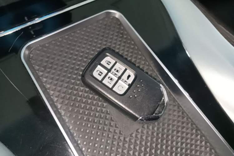 Used Honda Elysion 2022 2.0L eHEV Luxury Edition Vehicle Key
