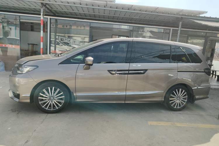 Used Honda Elysion 2022 2.0L eHEV Luxury Edition Exterior 3