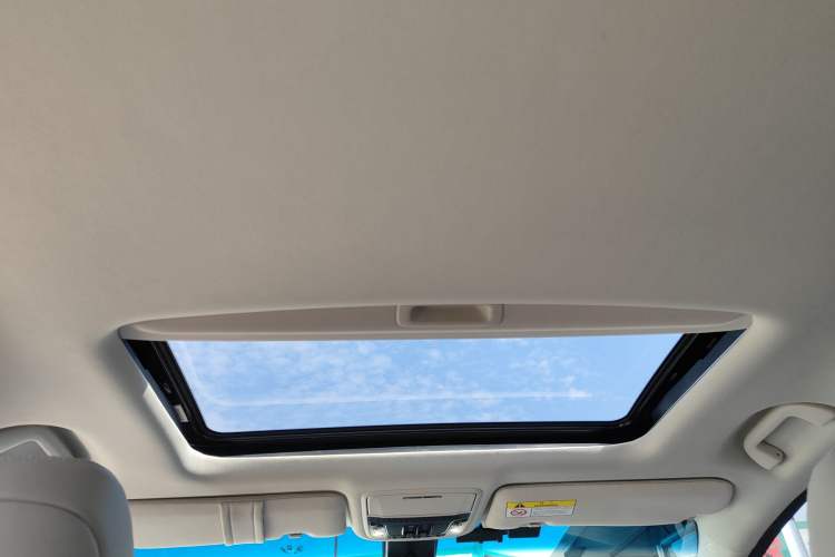 Used Honda Elysion 2022 2.0L eHEV Luxury Edition Headliner