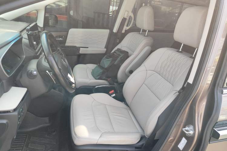 Used Honda Elysion 2022 2.0L eHEV Luxury Edition Left Front Seat