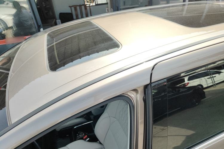 Used Honda Elysion 2022 2.0L eHEV Luxury Edition Roof