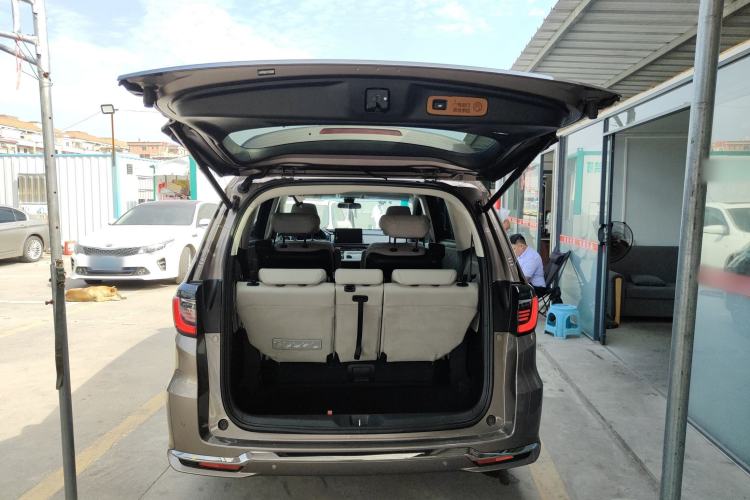 Used Honda Elysion 2022 2.0L eHEV Luxury Edition Trunk
