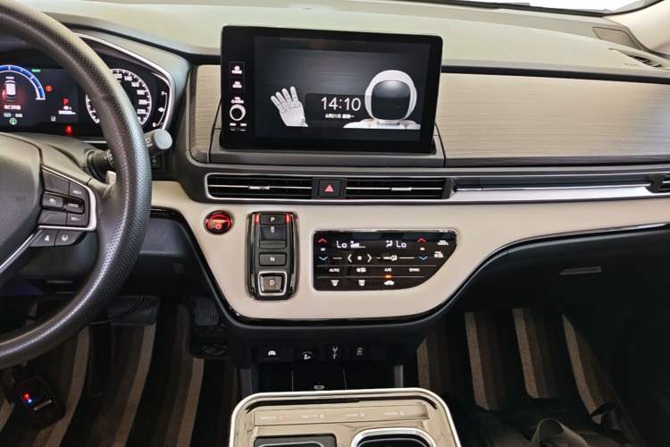 Used Honda Elysion 2024 2.0L eHEV Luxury Edition Audio And AC Panel