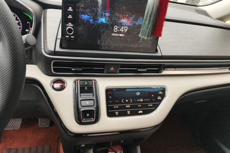 Used Honda Elysion 2024 2.0L eHEV Luxury Edition Audio And AC Panel