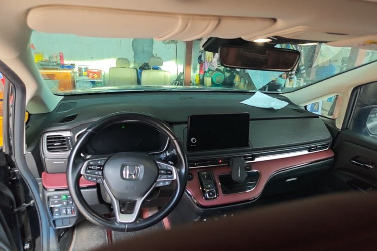 Used Honda Elysion 2024 2.0L eHEV Ultimate Edition Center Console