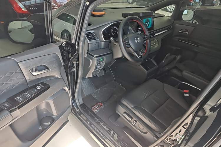 Used Honda Elysion 2024 2.0L eHEV Luxury Edition Driver Seat