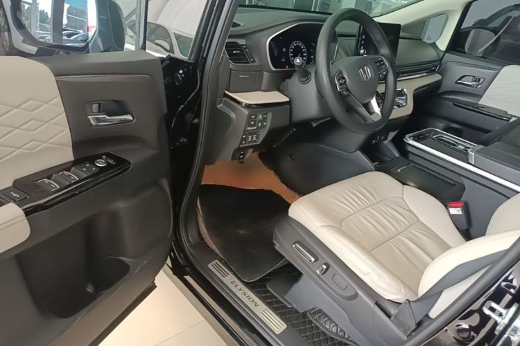 Used Honda Elysion 2024 2.0L eHEV Luxury Edition Driver Seat