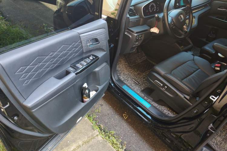 Used Honda Elysion 2024 2.0L eHEV Luxury Edition Driver Seat