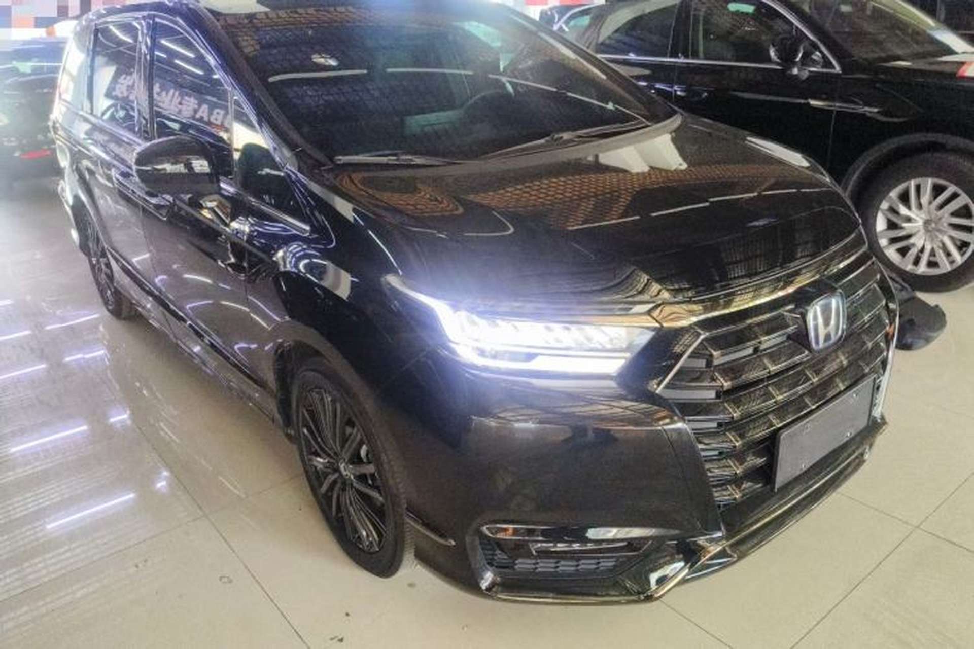 Used Honda Elysion 2024 2.0L eHEV Luxury Edition Exterior 2