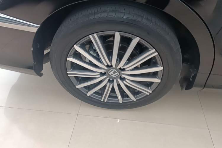 Used Honda Elysion 2024 2.0L eHEV Luxury Edition Exterior 5