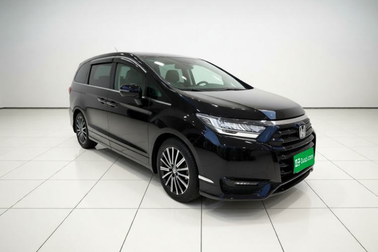 Used Honda Elysion 2024 2.0L eHEV Luxury Edition Front Right 45 Deg