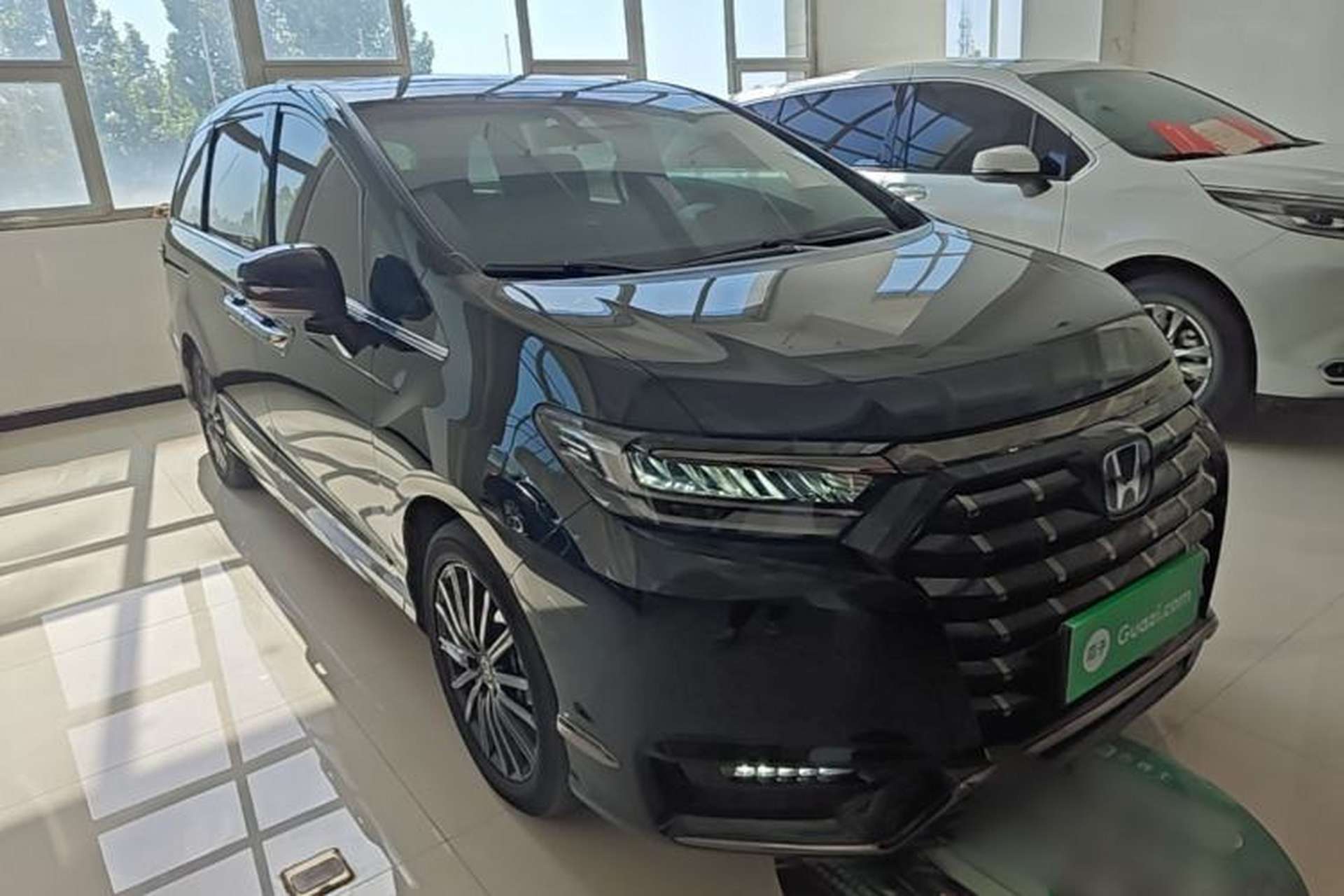 Used Honda Elysion 2024 2.0L eHEV Luxury Edition Front Right 45 Deg