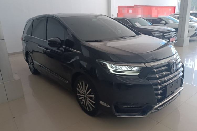 Used Honda Elysion 2024 2.0L eHEV Luxury Edition Front Right 45 Deg