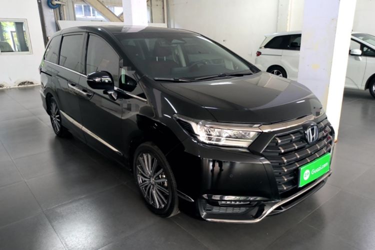 Used Honda Elysion 2024 2.0L eHEV Ultimate Edition Front Right 45 Deg