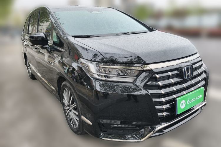 Used Honda Elysion 2024 2.0L eHEV Luxury Edition Front Right 45 Deg