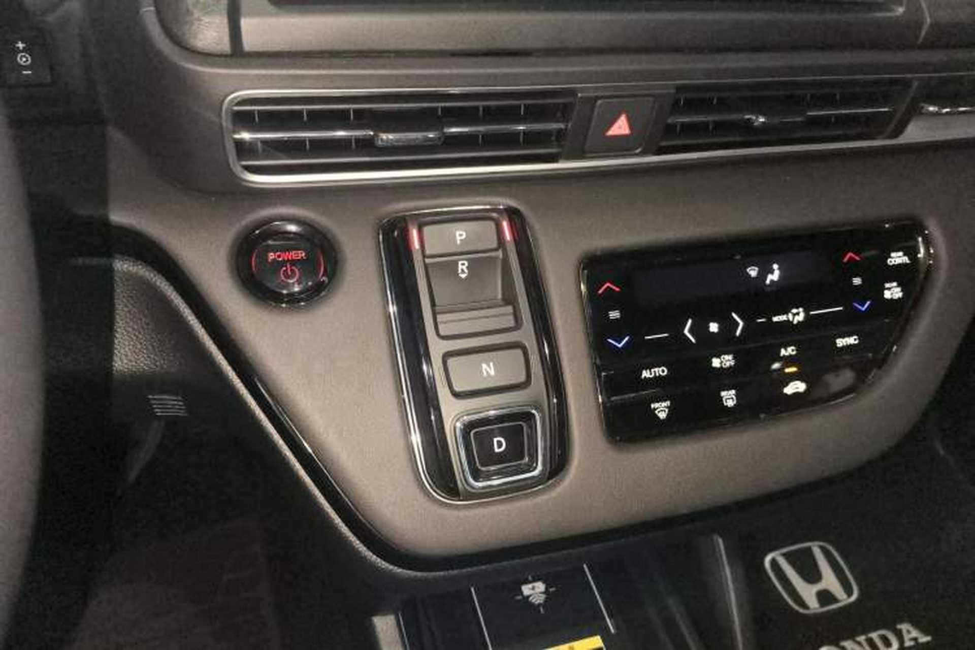 Used Honda Elysion 2024 2.0L eHEV Luxury Edition Gear Lever