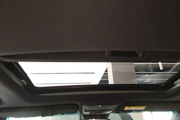 Used Honda Elysion 2024 2.0L eHEV Luxury Edition Headliner