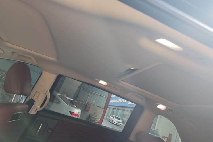 Used Honda Elysion 2024 2.0L eHEV Ultimate Edition Headliner
