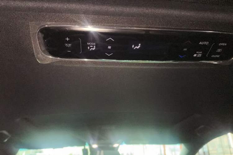 Used Honda Elysion 2024 2.0L eHEV Luxury Edition Headliner