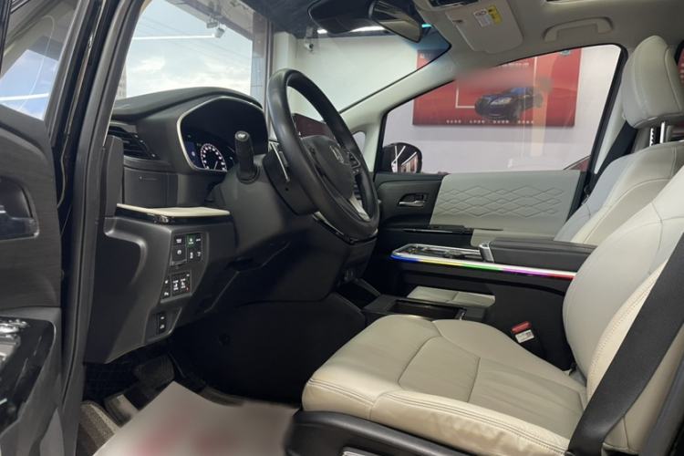 Used Honda Elysion 2024 2.0L eHEV Luxury Edition Interior 1