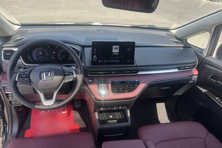 Used Honda Elysion 2024 2.0L eHEV Ultimate Edition Interior 1