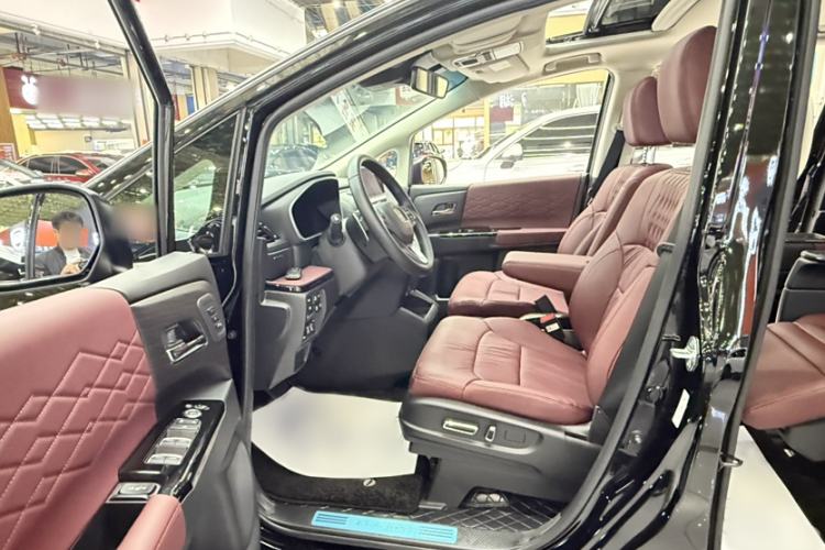 Used Honda Elysion 2024 2.0L eHEV Ultimate Edition Interior 2