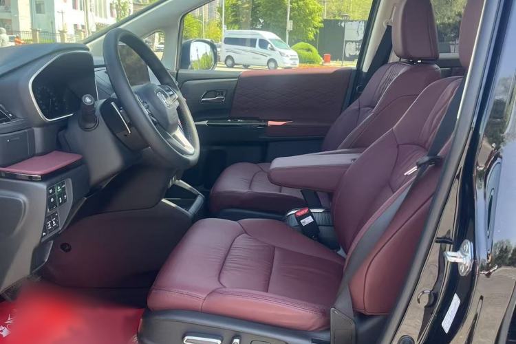 Used Honda Elysion 2024 2.0L eHEV Ultimate Edition Interior 2