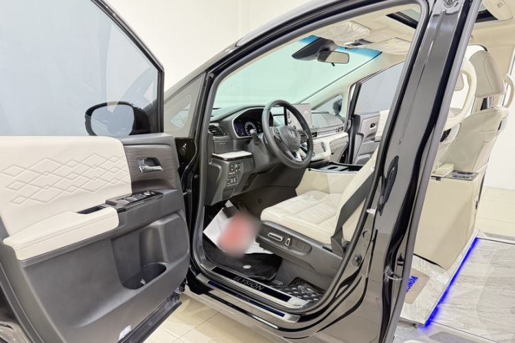 Used Honda Elysion 2024 2.0L eHEV Luxury Edition Interior 3