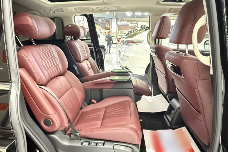 Used Honda Elysion 2024 2.0L eHEV Ultimate Edition Interior 4