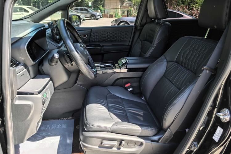 Used Honda Elysion 2024 2.0L eHEV Luxury Edition Interior 6