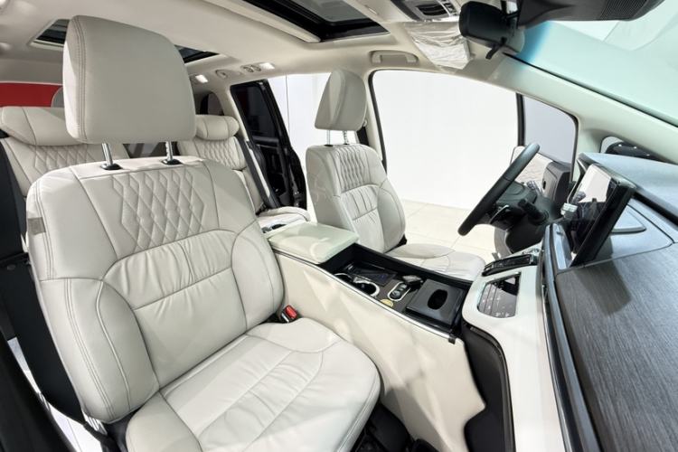 Used Honda Elysion 2024 2.0L eHEV Luxury Edition Interior 8