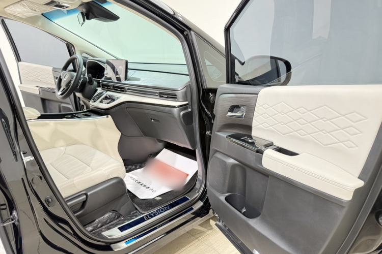 Used Honda Elysion 2024 2.0L eHEV Luxury Edition Interior 9