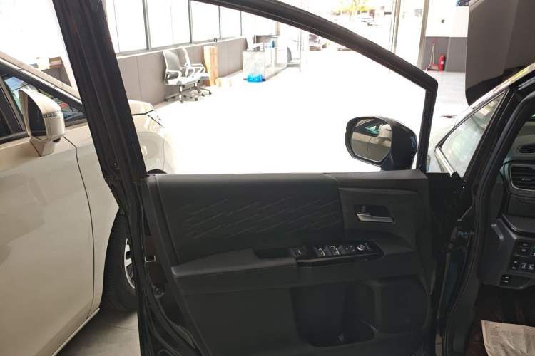 Used Honda Elysion 2024 2.0L eHEV Luxury Edition Left Front Door Interior