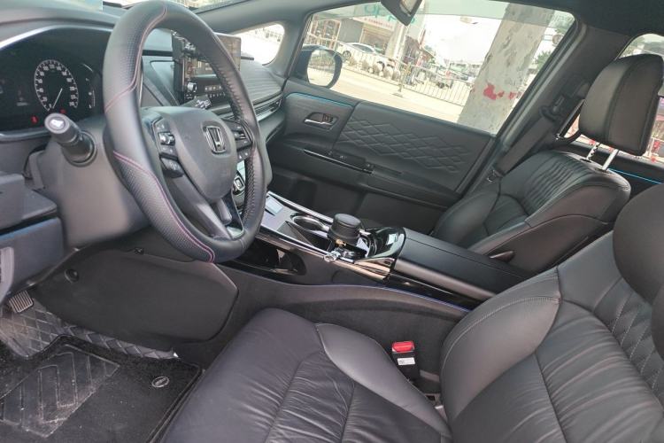 Used Honda Elysion 2024 2.0L eHEV Luxury Edition Left Front Seat